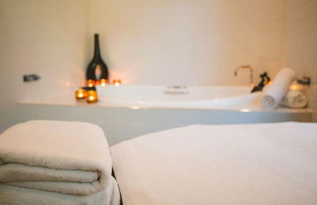 Luxury Apartment at Sea Temple Palm Cove 2 Bed 2 Bath - Photo 27