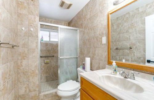 8 Mi to Detroit Zoo Family Home with Game Room - Foto 13