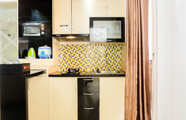 Simply 2BR with Pool View Bassura City Apartment - Foto 7