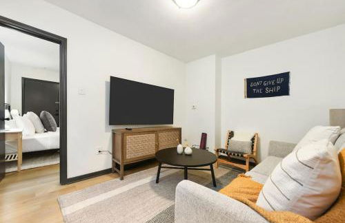 HostWise Stays - Pet Friendly Butler St Apt, Ground Floor with Private Entrance - Foto 8