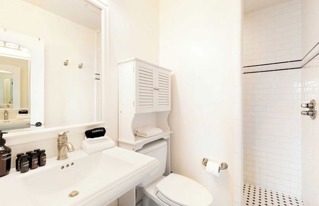 Shoreline by Avantstay Spectacular Beachfront Home w/ Fire Pit, Spa & Pool Table - Foto 34