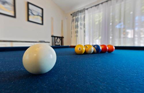 Ultimate Vacation: A Luxurious Oasis with a Pool! - Foto 11