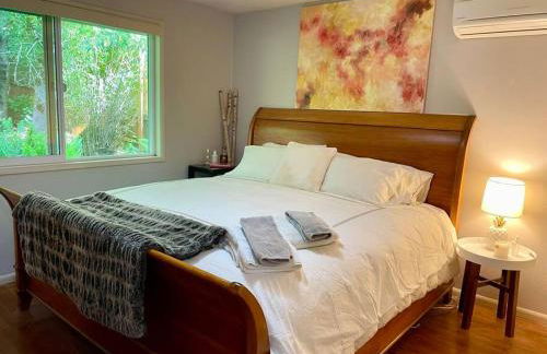 Forest Gallery- Mid-Century Modern With City Views - Photo 15