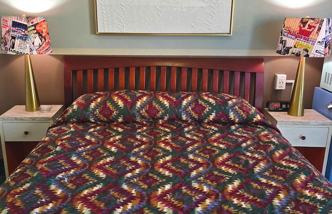 The New Star Motel with Studio-Kitchens: 1950s Extended-Stay Lodging and Retreat Center - Photo 34