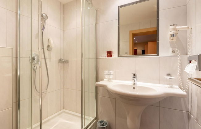 Apartment in Langenfeld With Recreation Room - Photo 10