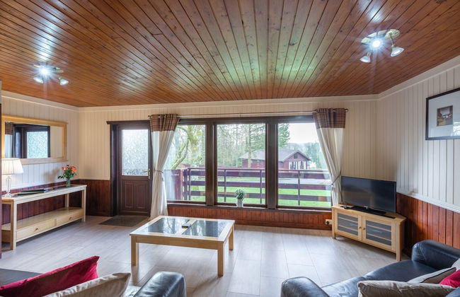 Bluebell Lodge 4 with Hot Tub - Photo 11