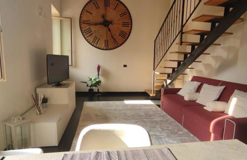 La corte dell'orologio - Foto 1