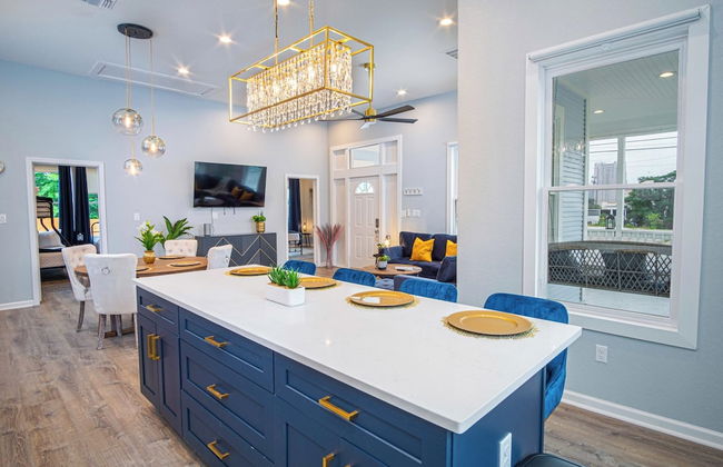 Trendy Historical Home Near Downtown Attractions - Foto 13