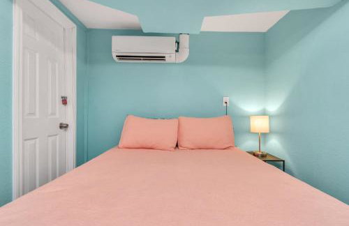 Sleep a Group of 7 in this Spacious Galveston Studio - Minutes to Beach! - Foto 22