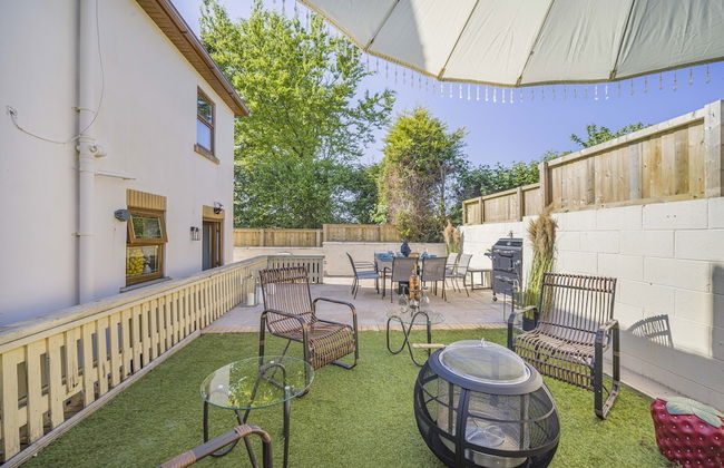 Coach House - Photo 44