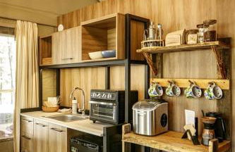 Luxury Family Tree Tent with Private Deck, Soaking Tub & Pizza Oven Near Waterfalls, Zirconia, North Carolina - Foto 6