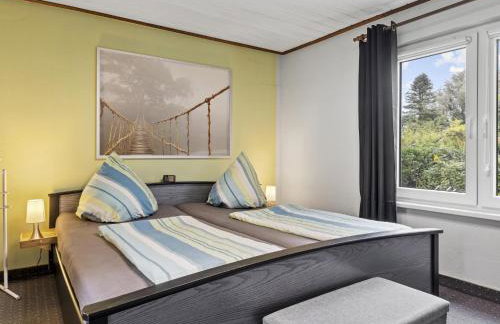 Nelsen mit Ruderboot auf Wassergrundstück - Photo 6