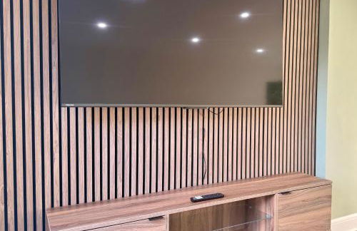 Winter Getaway - Luxury Bungalow w Games Room - Photo 48