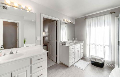 about 3 Mi to Dtwn Aubrey Vacation Rental with Patio! - Foto 21