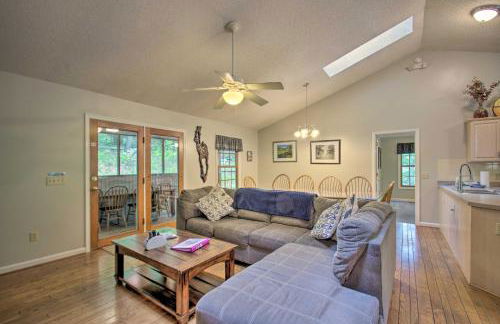 17-Seat Theater, Hot Tub and Game Room Ideal Home! - Foto 11