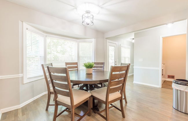 Beautiful Large Newly Renovated 5 Bedroom House - Foto 45