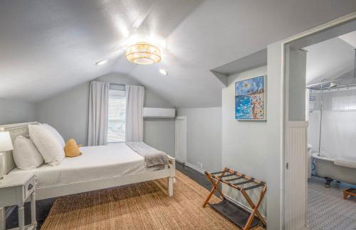 Historic 1926 Summerwind with Heated Pool - 3 Blocks to Beach - Foto 12