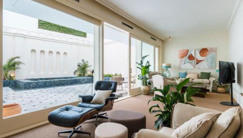 Luxurious Apartment with Andalusian Patio and Pool, Facing the Cathedral - Foto 2