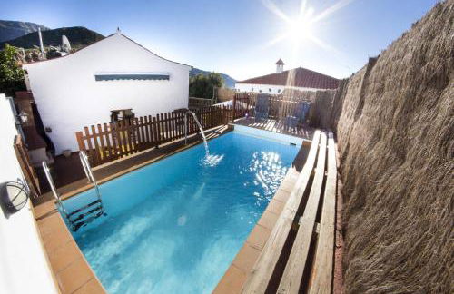 Vivelorural casa Tunte 1, piscina y terraza - Foto 1