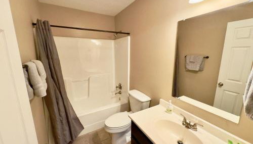 Peaceful Townhouse Near Lake - Foto 3