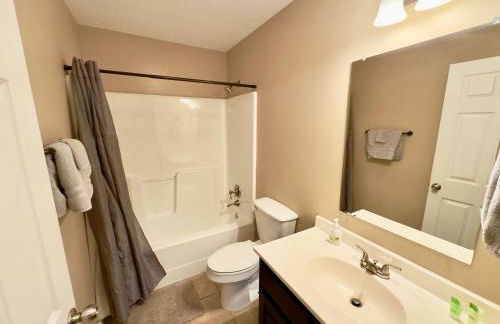 Peaceful Townhouse Near Lake - Foto 3