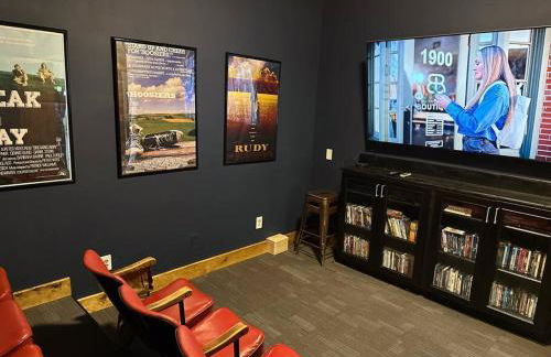 Secluded with Hot tub, Pool table, Arcade, Fishing andTheater Room - Photo 5