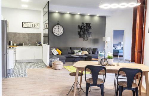 Plaza Redonda Center - Photo 1