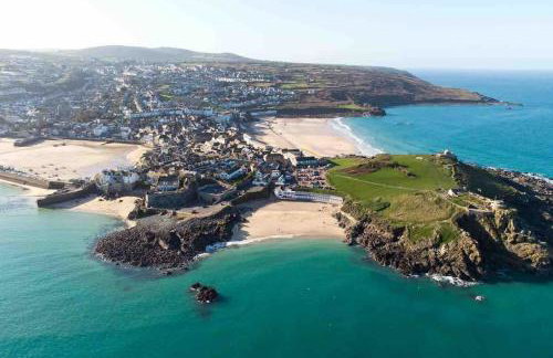 The Cuckoo's Retreat - Luxurious home with private garden & jacuzzi - Photo 69