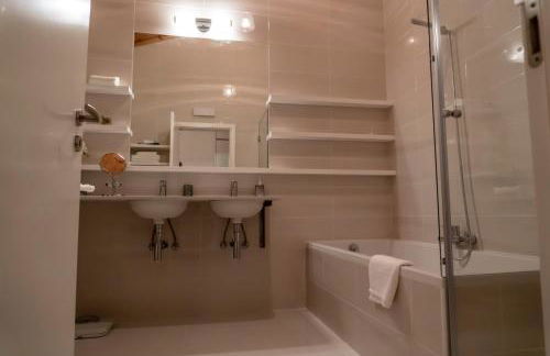 Sunrise - Casa Sao Joao - 4 Star Tourist Apartments - Photo 8