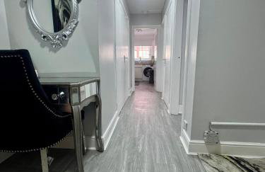 2 Bedroom Apartment at SECC Hydro FREE PARKING - Photo 3