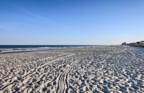 Couples Retreat with Balcony in Surfside Beach! - Foto 18