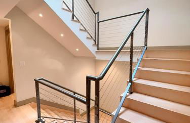 Luxe 4 bed 5 bath with Parking Walk to Capitol, Convention Center, museums and shops - Foto 16