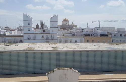 Apartamento en pleno centro de Cadiz con parking economico - Foto 1