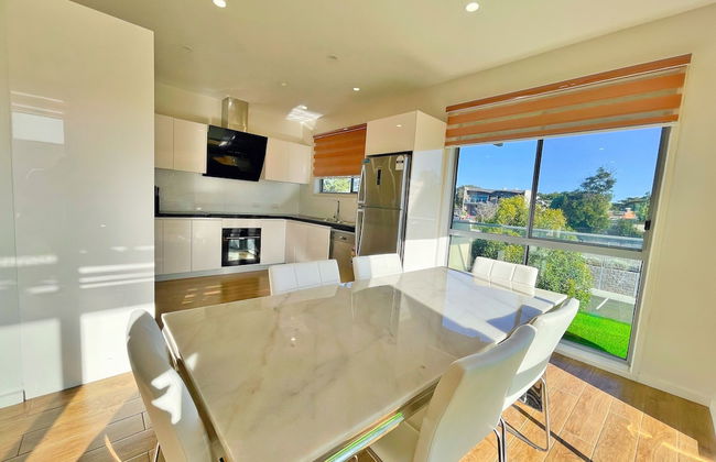 Phillip Island Towers - Photo 17