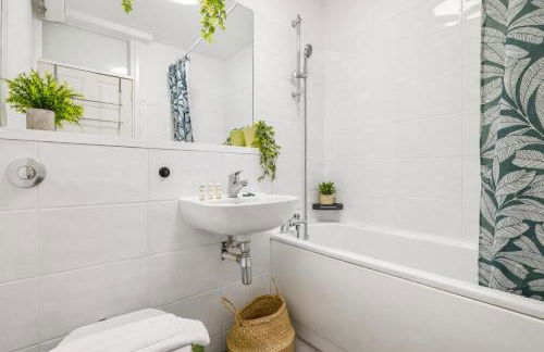 Old Street - Stylish Modern 1-Bed with Rooftop & City Views - Foto 8