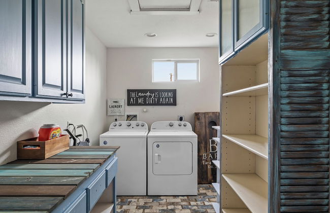 Kingsby Cottage - 1BR & Mountain Views - Photo 18