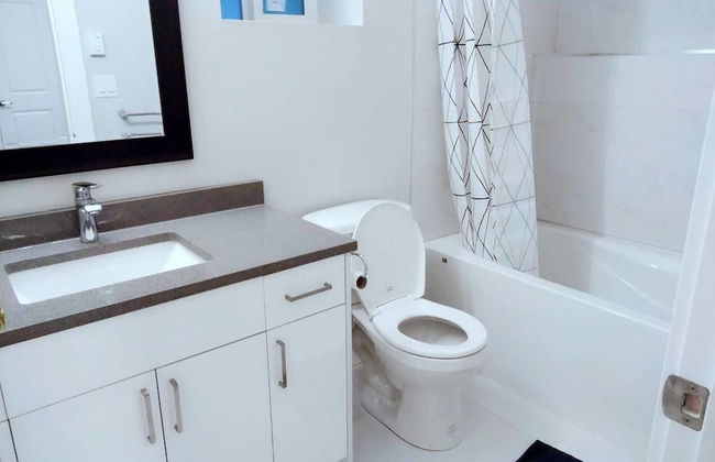 B - Sechelt Private Coastal Home - Photo 11