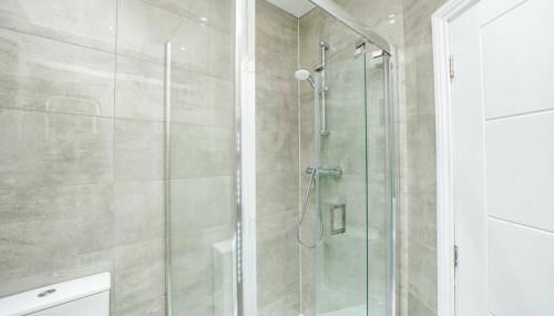 Newly Renovated Modern 4 Bed 3 Bath Apartment London - Foto 5