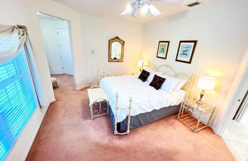 Lakefront Getaway LG South Facing Pool Hot Tub Pool Table & BBQ - 2 miles Disney - Foto 20