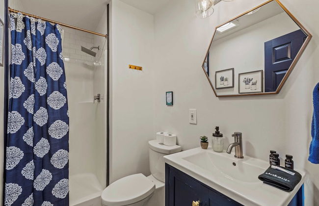 For Lake Sake by Avantstay Lakefront + Hot Tub + View - Photo 44