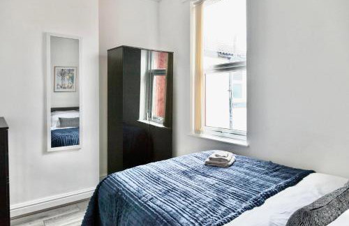 Large 6 Bed House, Long Term Stay Savings, Contractors, Professionals, Big Groups, Free Parking! - Foto 15