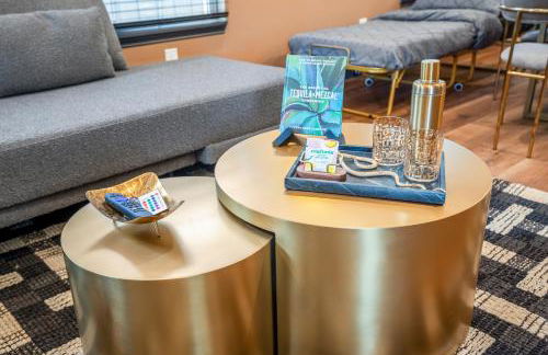 HTX Ultra Chiic Suite #1 - Photo 10