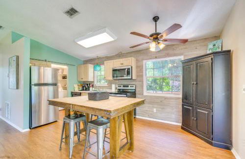 Relax Fireside Riverfront Inglis Duplex with Dock - Foto 9