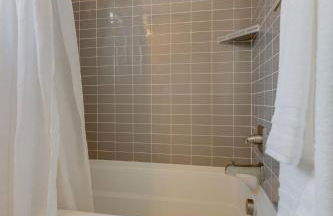 Luxury 3 Bed Close to Downtown - Foto 27