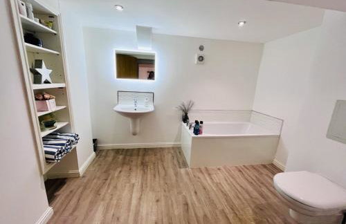 Unique Modern Studio Apartment - Foto 17