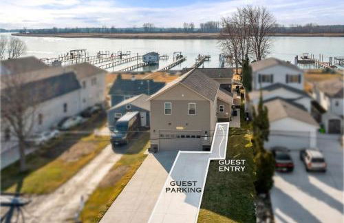 Lakeside Bliss 2BR, 1BA with All Modern Comforts - Foto 8