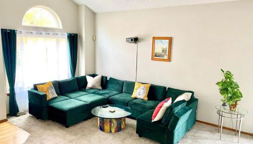 Artsy Home close to USAFA with Fireplace and Patio - Foto 2