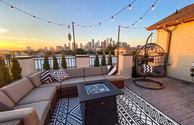 Luxury Downtown Home w Rooftop Deck in the Skyline - Foto 26