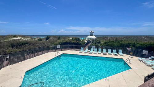 Marina and Pool Roomy Golf-View Home in Southport - Foto 2