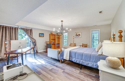 Forest-View Gem on Vaughn Creek Less Than 1 Mi to Dtwn! - Foto 15